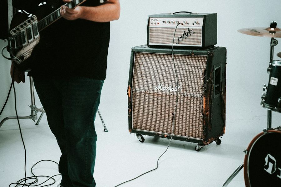 Guitar & Bass
