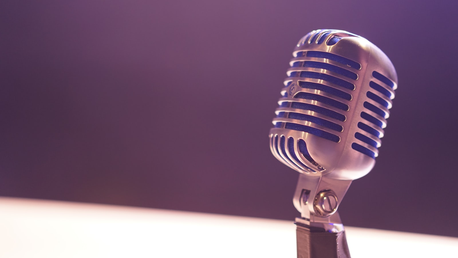 Condenser vs Dynamic Microphones: Which Should You Buy?