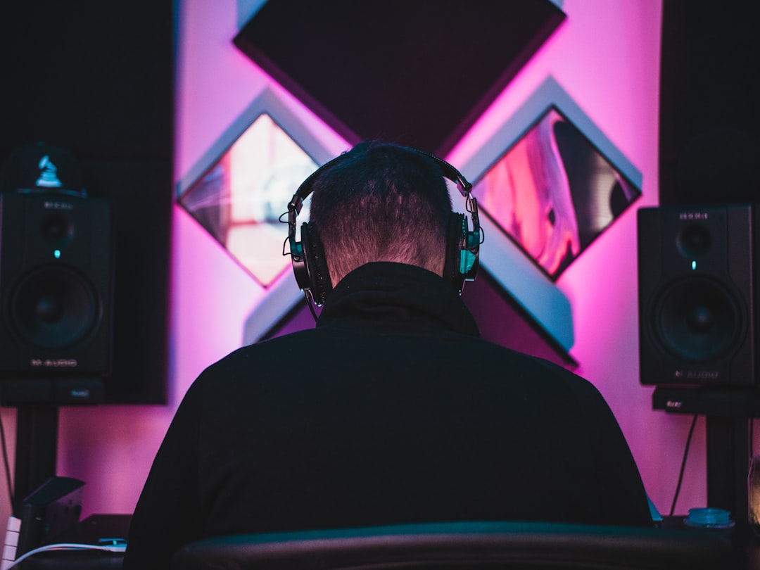 How to Fix a Noisy or Humming Audio Interface