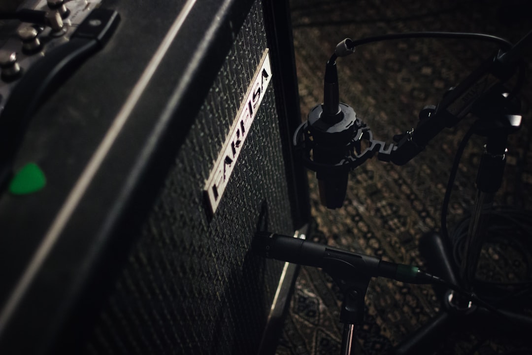How to Get a Good Guitar Tone When Recording