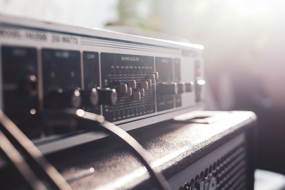How to Set Up a Home Guitar Recording Rig