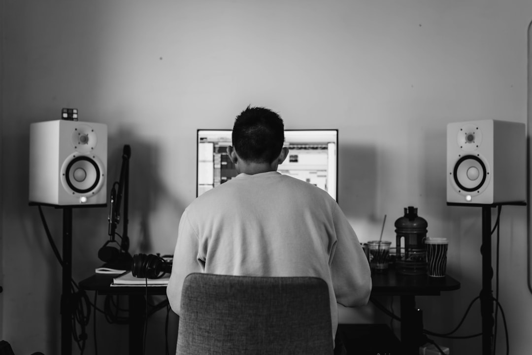 How to Connect a MIDI Keyboard to Your DAW