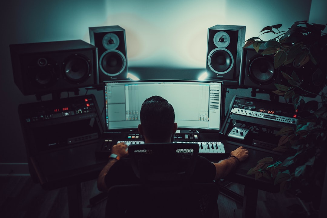Moises vs Violet Recording: Free Stem Splitting