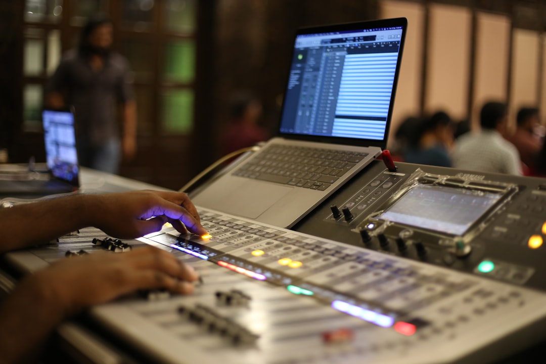 Suno vs Boomy: Which AI Song Maker Wins?