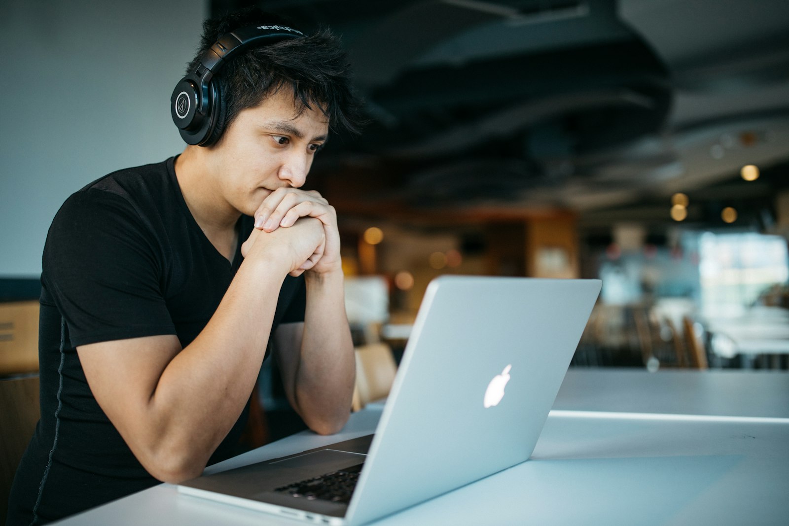 Music Production Coaching vs Online Courses: Which Is Better?